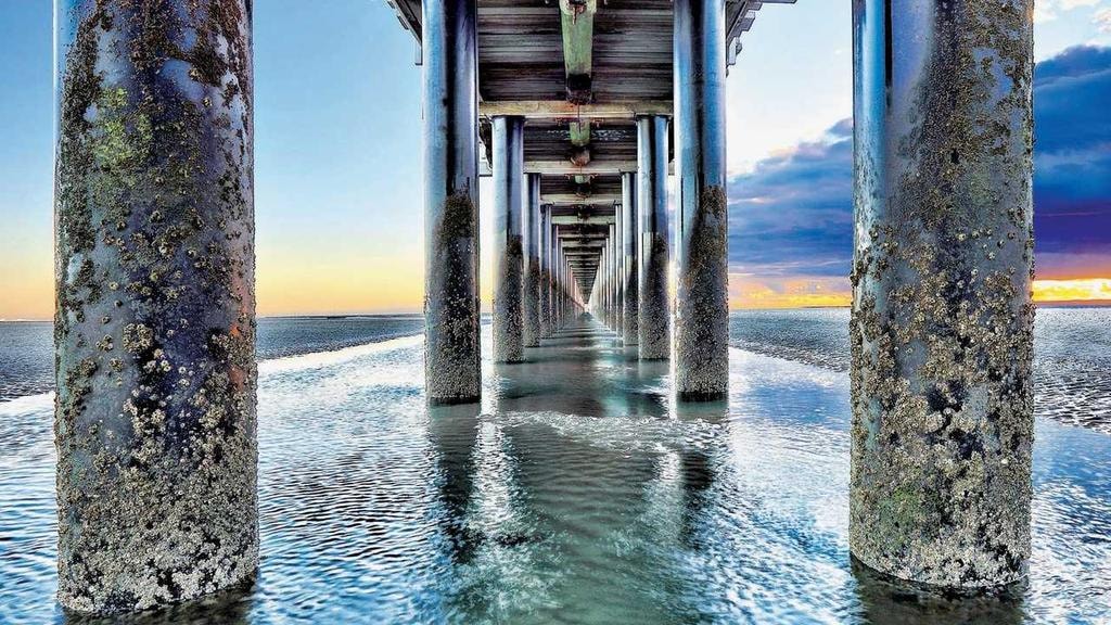 Urangan Pier at golden sunset