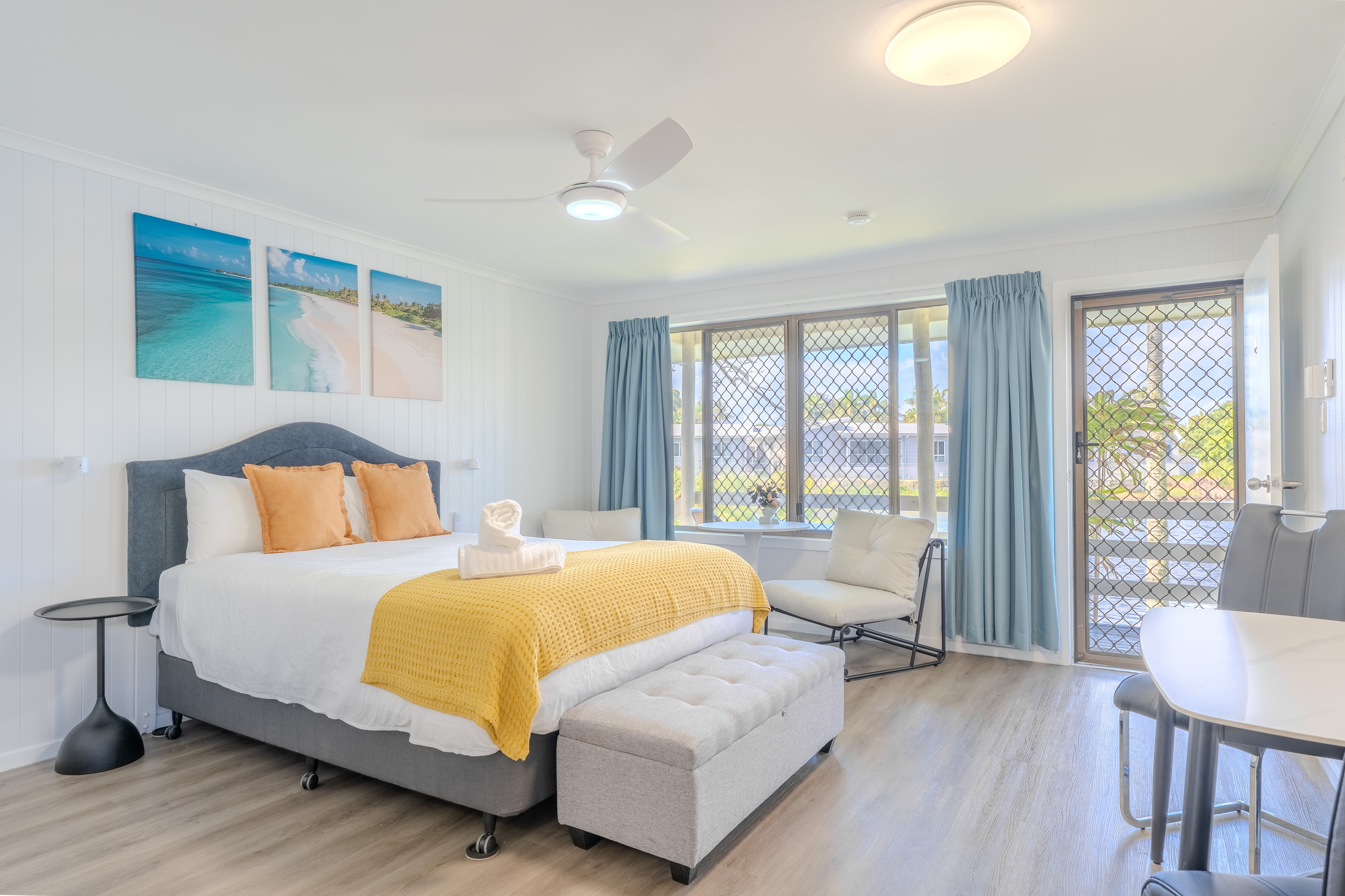Wedding group accommodation at Sanctuary Lakeside Studios, Hervey Bay